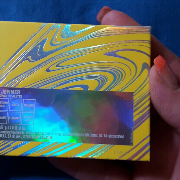 Kylie cosmetics calm before the storm palette - Picture 5 of 5